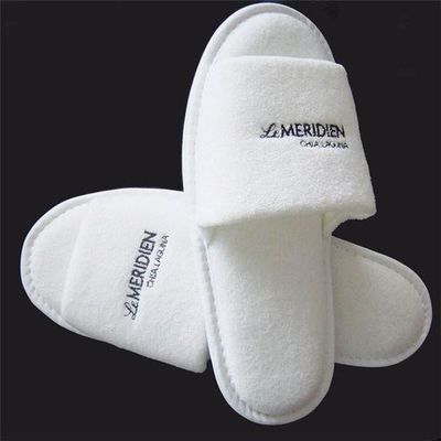 Luxe 4 sterren hotel wit wegwerp borduurwerk fluweel hotel slippers
